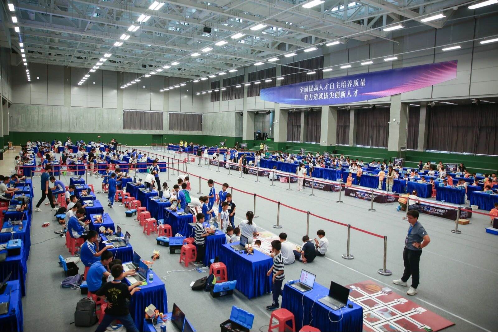 科技少年共聚深圳理工,以“中国芯”助力中国梦!