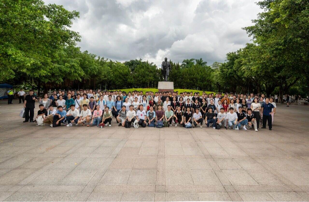 踏访鹏城史迹,在行走中上好新生思政第一课