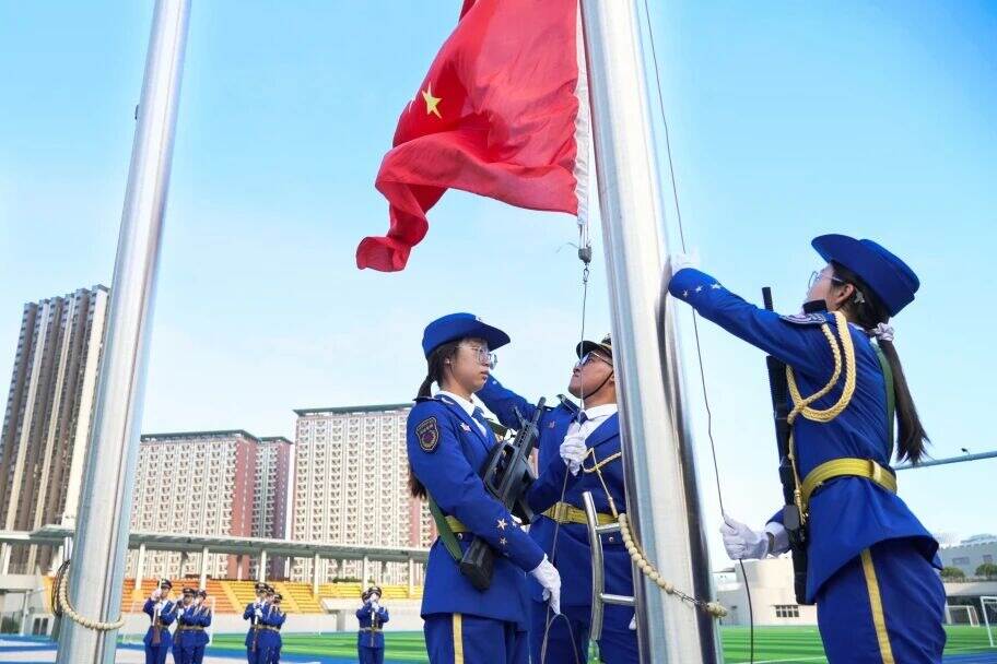 升国旗,迎国庆!