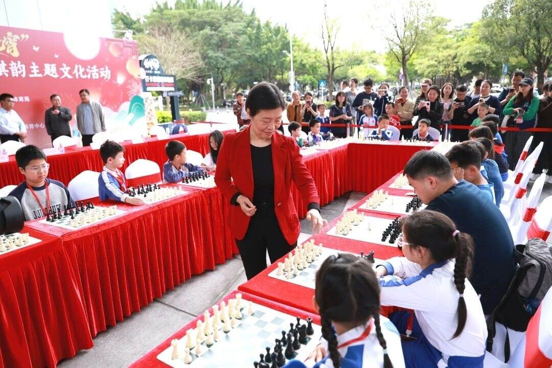 “棋”乐融融!英国威廉集团官网“世界棋后”助阵光明元宵主题活动